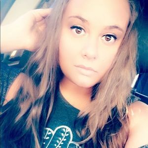 Meet your Posher, Katelyn